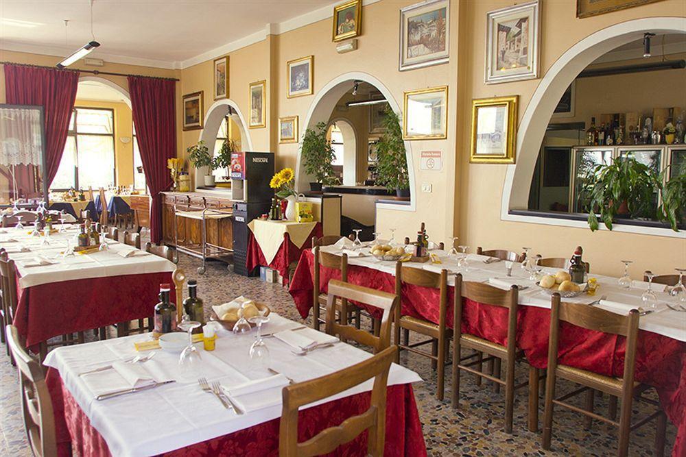 Hotel Olivi Сало Екстер'єр фото