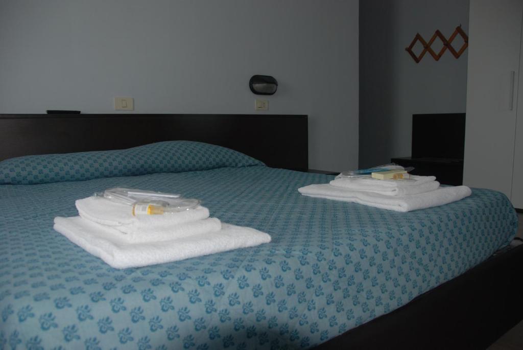Hotel Olivi Сало Екстер'єр фото