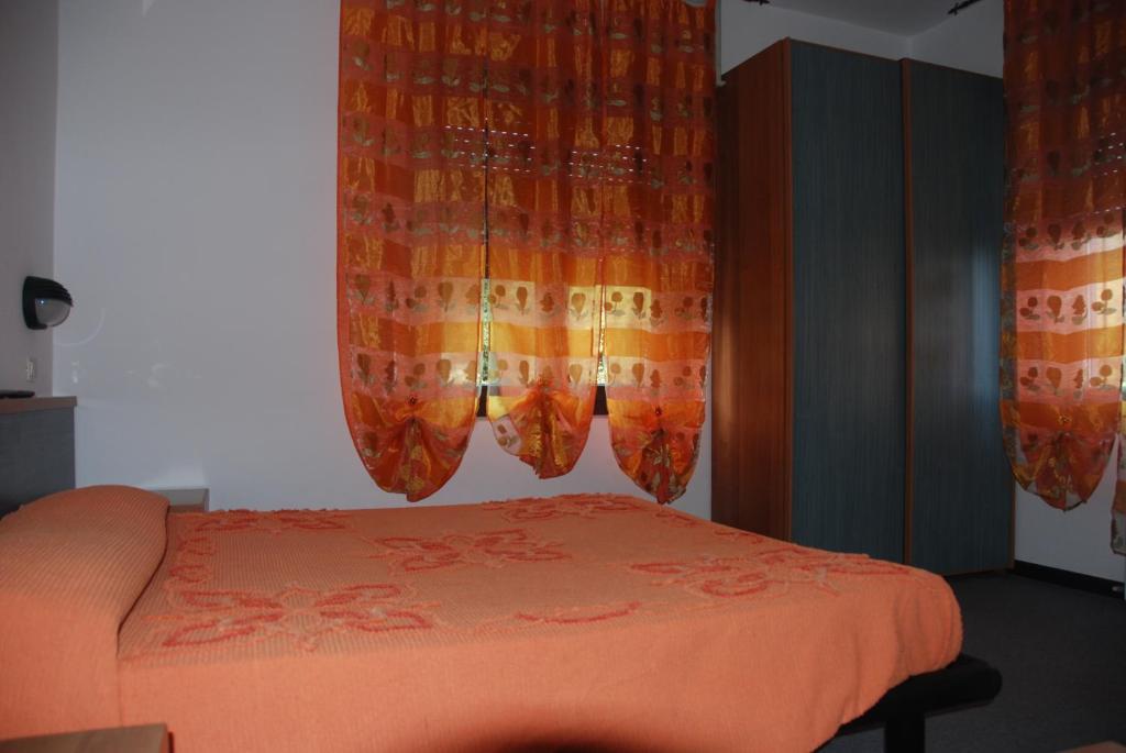 Hotel Olivi Сало Екстер'єр фото