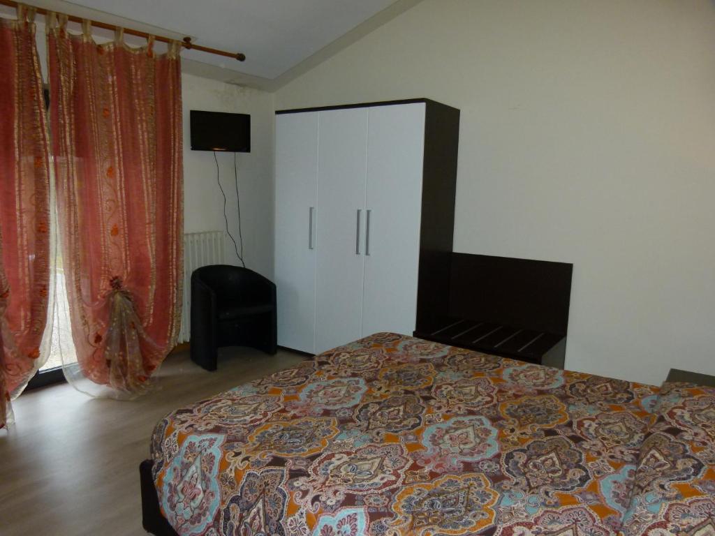 Hotel Olivi Сало Екстер'єр фото