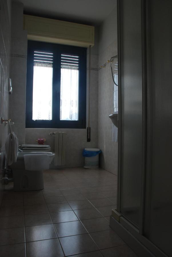 Hotel Olivi Сало Екстер'єр фото